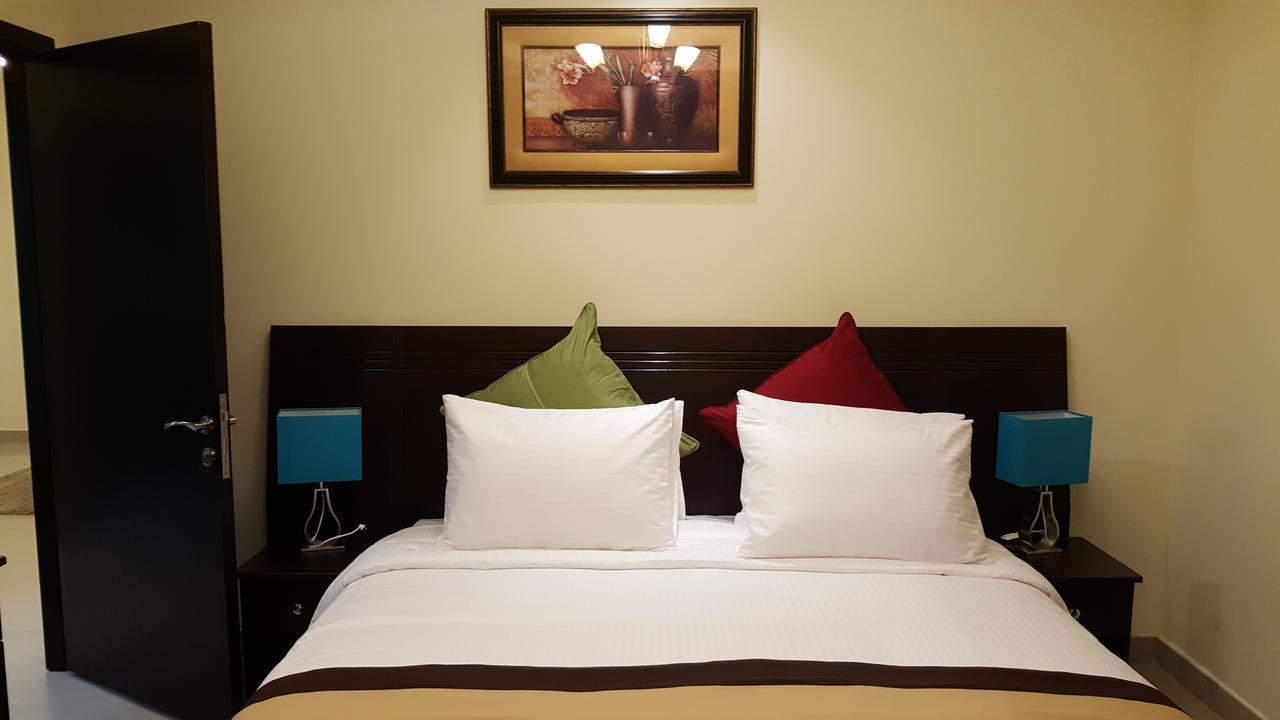 Travellers Hotel Apartment Dubai Oda fotoğraf